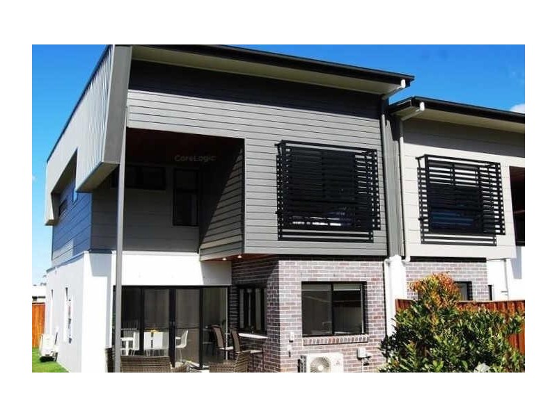 4/4  Mala Court, Coomera QLD 4209