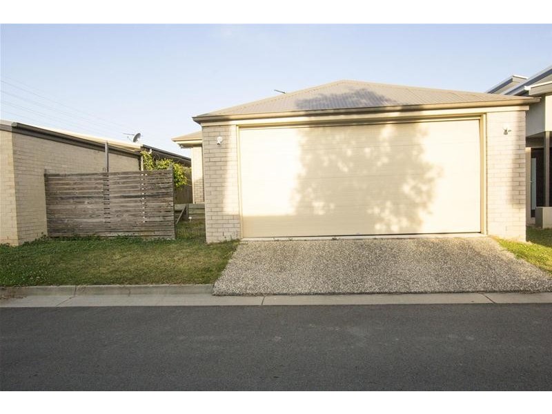 24  Beaumont Drive, Pimpama QLD 4209