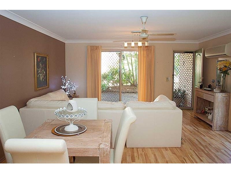 6/421 Oxley Drive, Runaway Bay QLD 4216