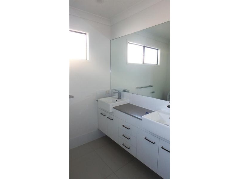 13 Sky Crescent, Pimpama QLD 4209