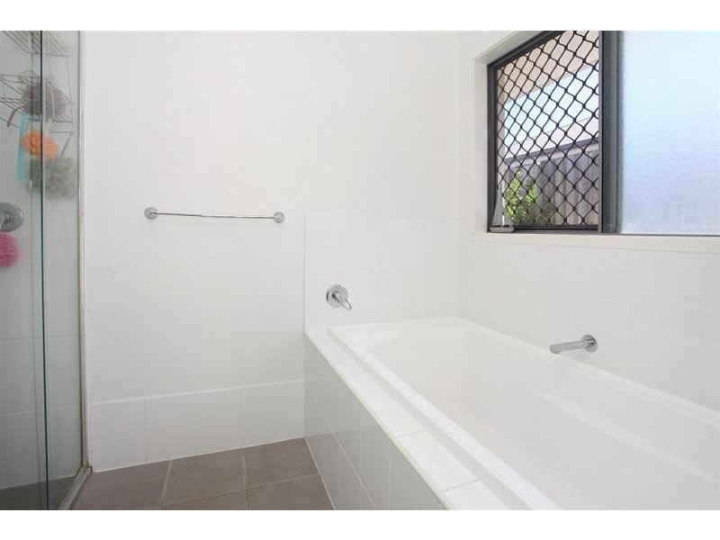 4 Dayflower Street, Upper Coomera QLD 4209