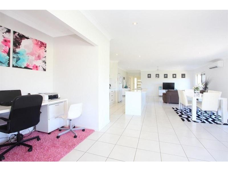 4 Dayflower Street, Upper Coomera QLD 4209