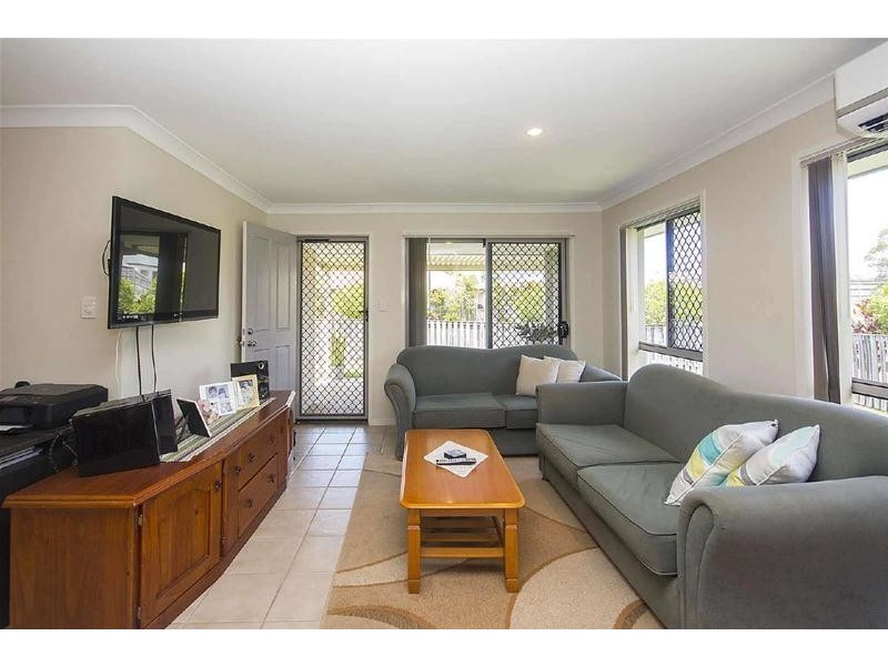 2/5 Schmarr Avenue, Upper Coomera QLD 4209