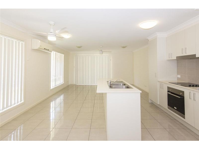 32  Venetian Way, Coomera QLD 4209