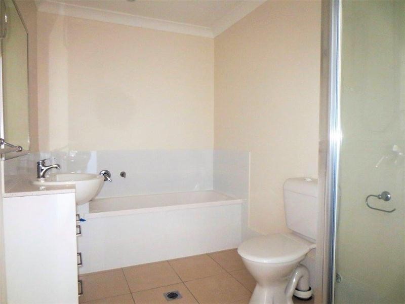 1/33 Chrome Drive, Pimpama QLD 4209