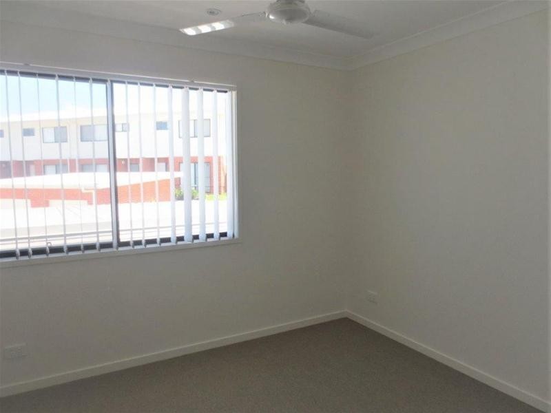 1/33 Chrome Drive, Pimpama QLD 4209