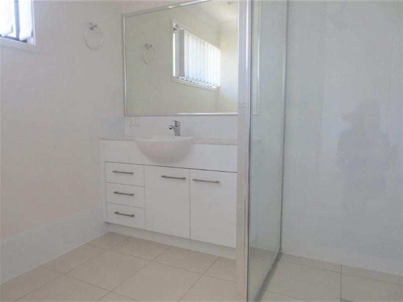 1/33 Chrome Drive, Pimpama QLD 4209