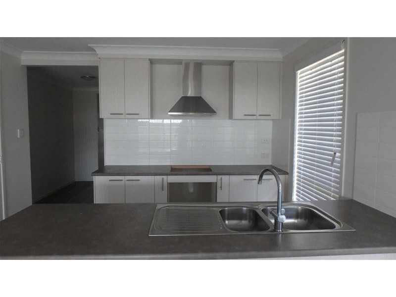 8  Freedman Drive, Willow Vale QLD 4209