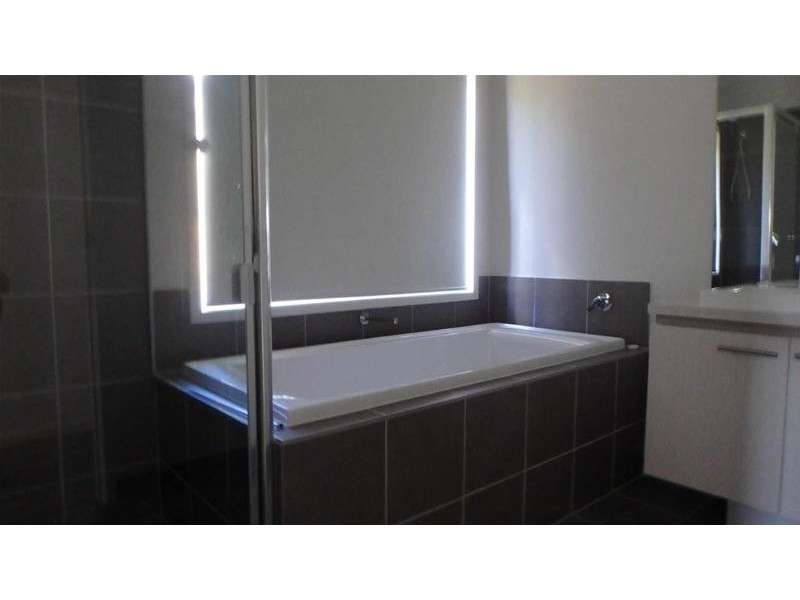 8  Freedman Drive, Willow Vale QLD 4209