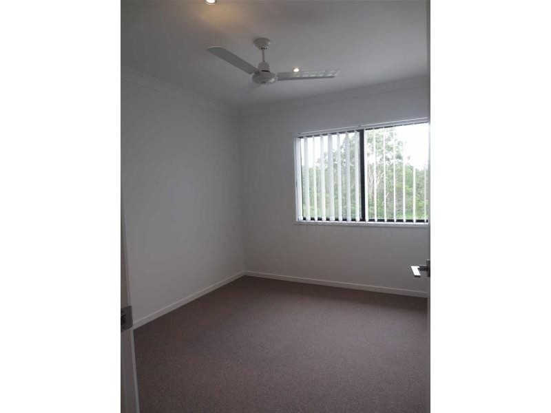2/11  Chrome Drive “Oreland Estate”, Pimpama QLD 4209
