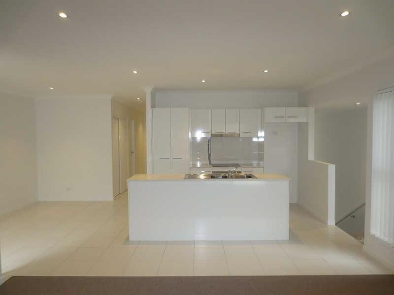 2/11  Chrome Drive “Oreland Estate”, Pimpama QLD 4209