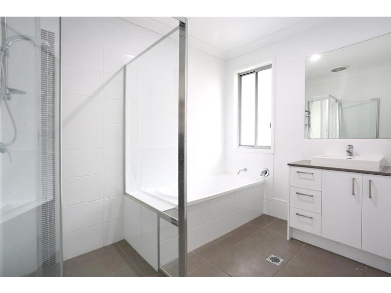 42 Banrock Street, Pimpama QLD 4209