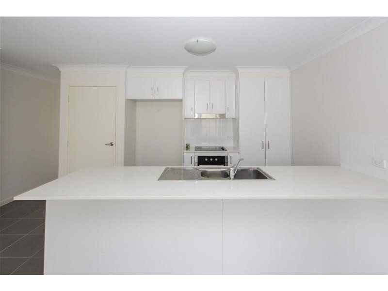 1/66 Milbrook Crescent, Pimpama QLD 4209