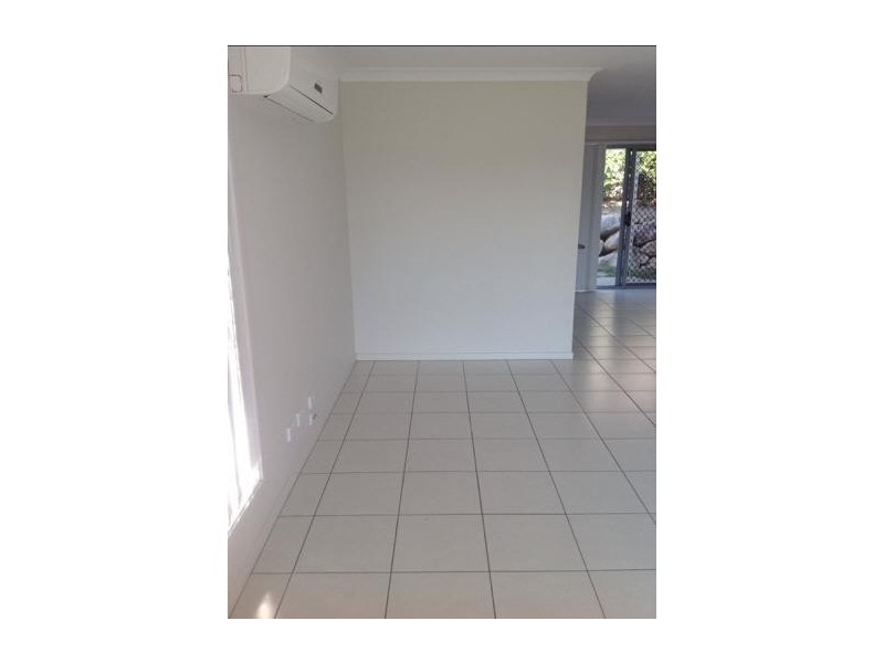 1/5  Copper Parade, Pimpama QLD 4209
