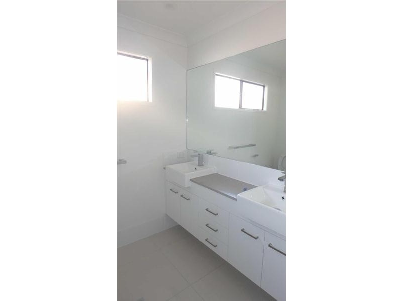 13  Sky Crescent, Pimpama QLD 4209