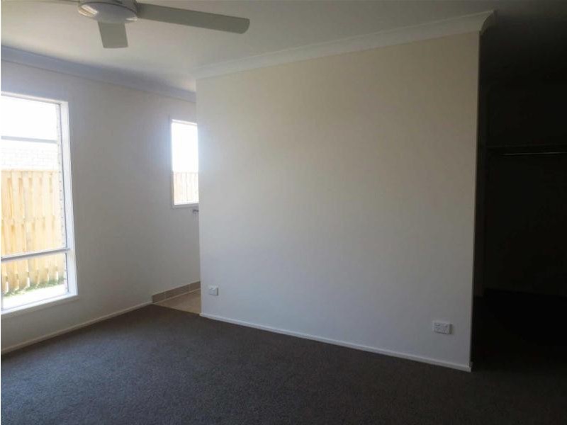 12 Ningaloo Drive, Pimpama QLD 4209