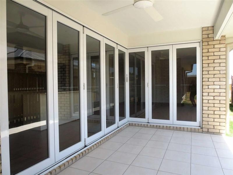 12 Ningaloo Drive, Pimpama QLD 4209