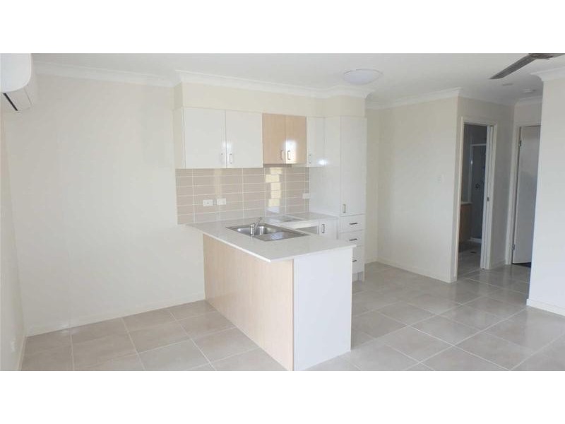 2/4  McWilliam Street, Pimpama QLD 4209