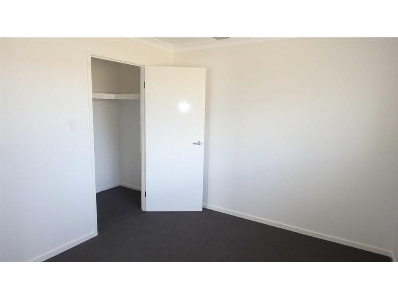 2/4  McWilliam Street, Pimpama QLD 4209