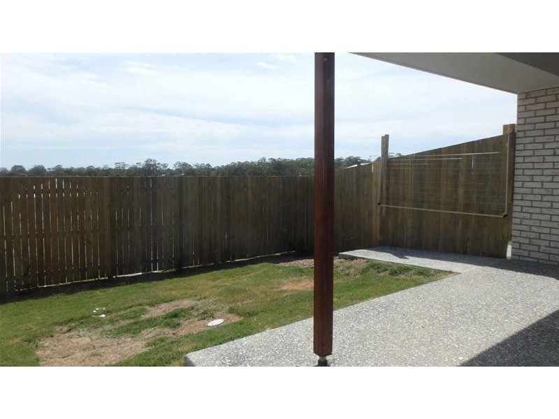 2/4  McWilliam Street, Pimpama QLD 4209