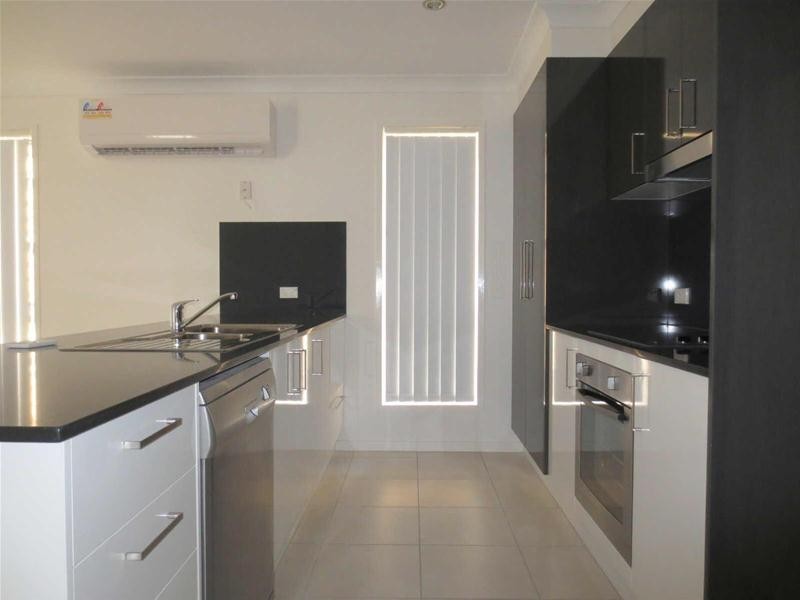 8 Sienna Crescent, Pimpama QLD 4209