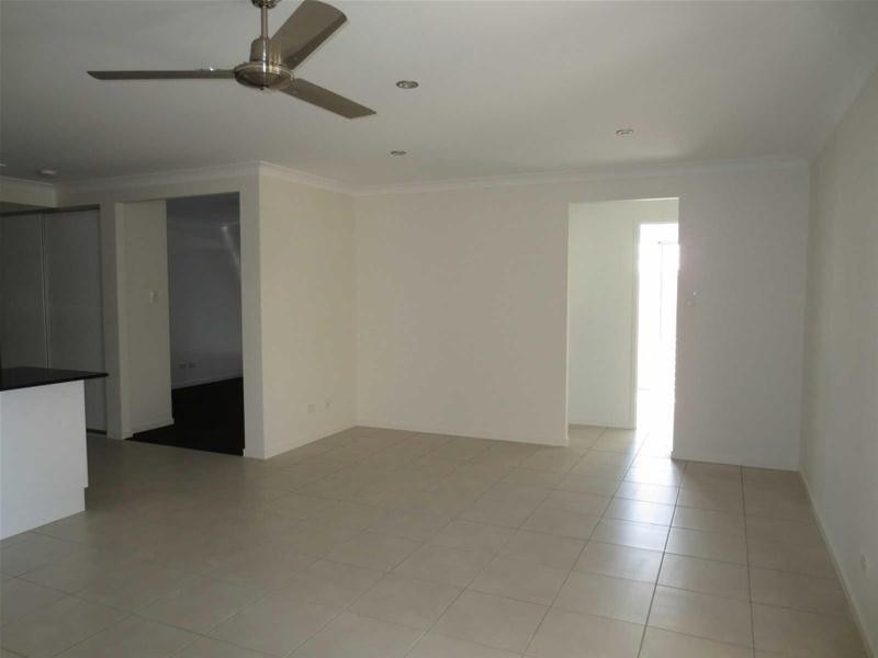 8 Sienna Crescent, Pimpama QLD 4209