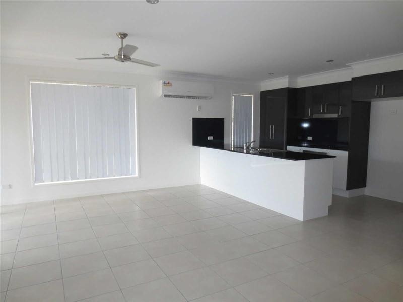 8 Sienna Crescent, Pimpama QLD 4209