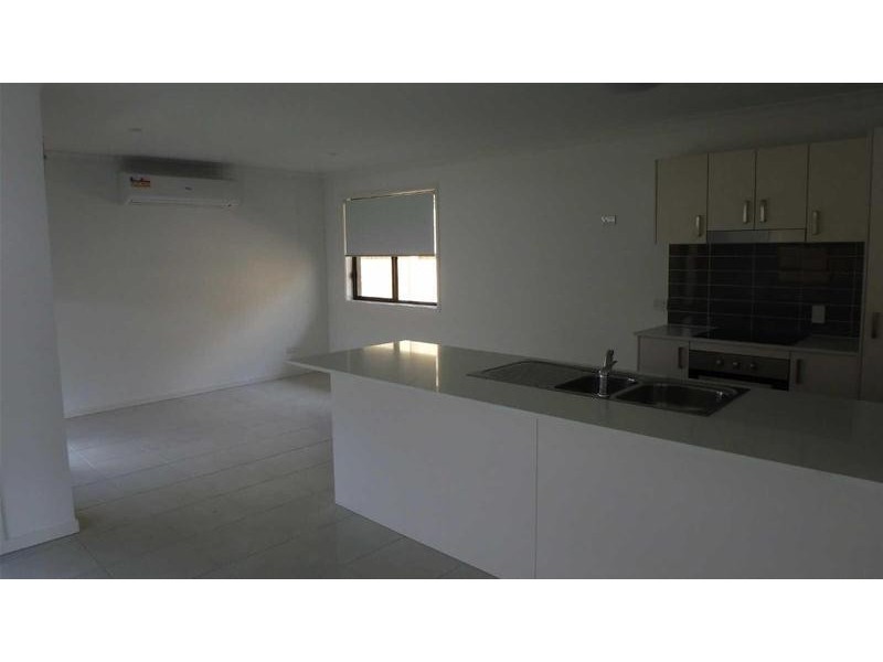 10  Ferngrove Street, Pimpama QLD 4209