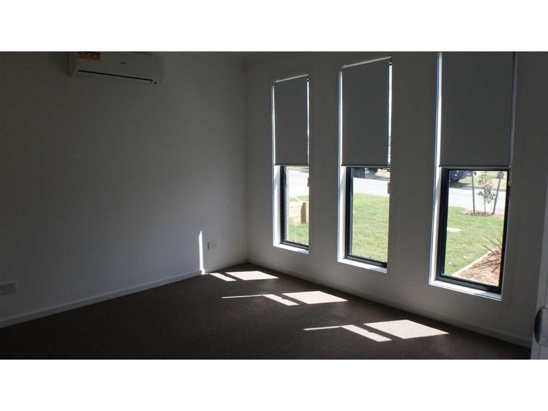 10  Ferngrove Street, Pimpama QLD 4209