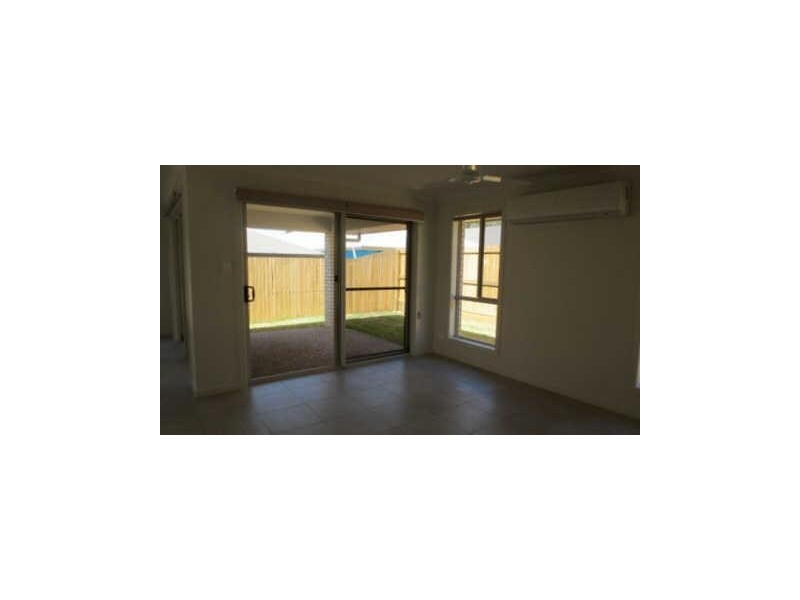 54  Cummings Circuit, Willow Vale QLD 4209