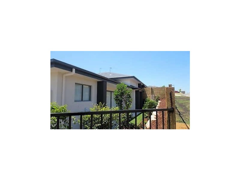 1/2  Banksia Road, Coomera QLD 4209