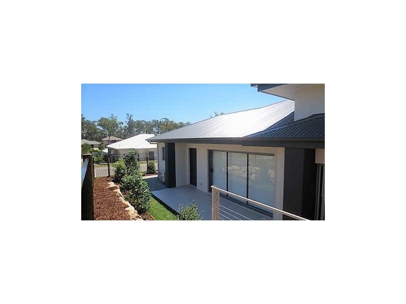 1/2  Banksia Road, Coomera QLD 4209