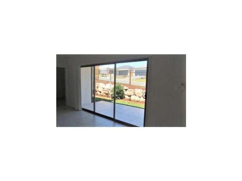1/2  Banksia Road, Coomera QLD 4209