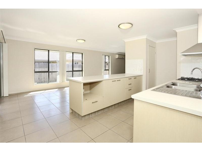 11 John  Crescent, Pimpama QLD 4209