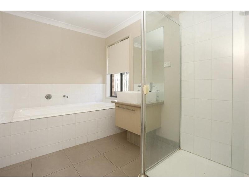 11 John  Crescent, Pimpama QLD 4209