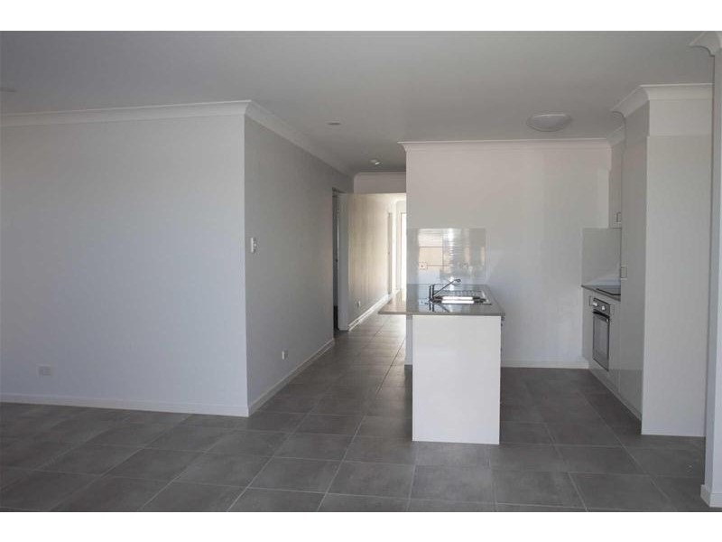 1/28  McWilliam Street, Pimpama QLD 4209
