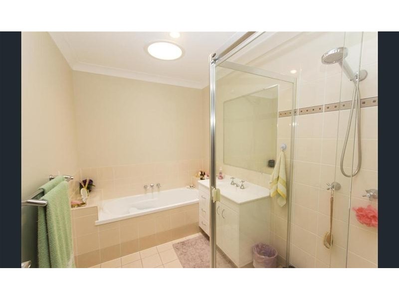 2/5 Schmarr Avenue, Upper Coomera QLD 4209