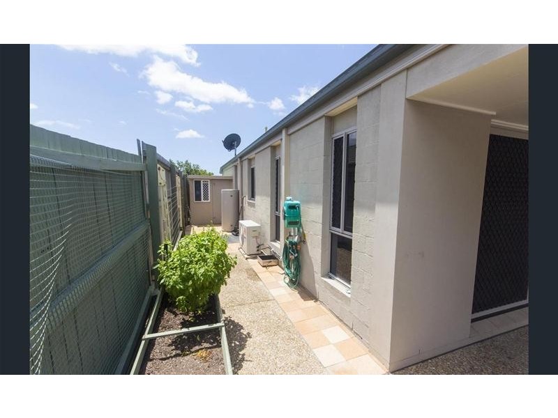 2/5 Schmarr Avenue, Upper Coomera QLD 4209