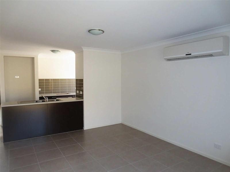 2/7  Lilly Pilly Drive, Coomera QLD 4209