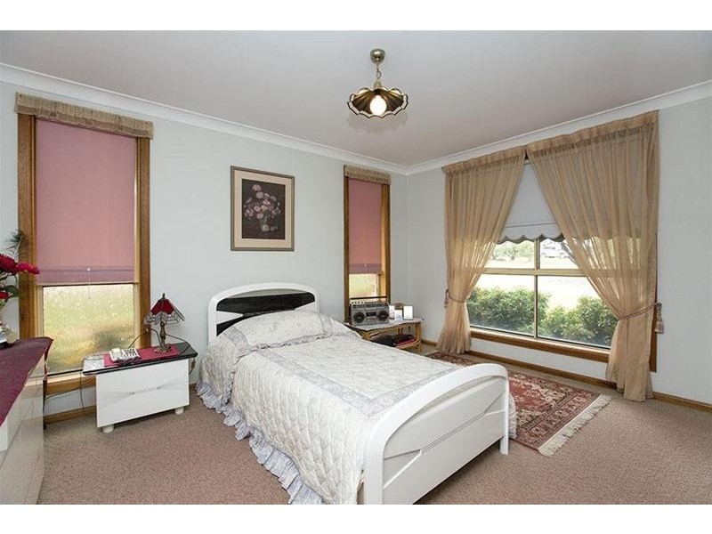 8 Pinehill Road, Gunnedah NSW 2380