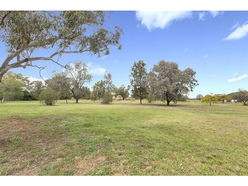 8 Pinehill Road, Gunnedah NSW 2380