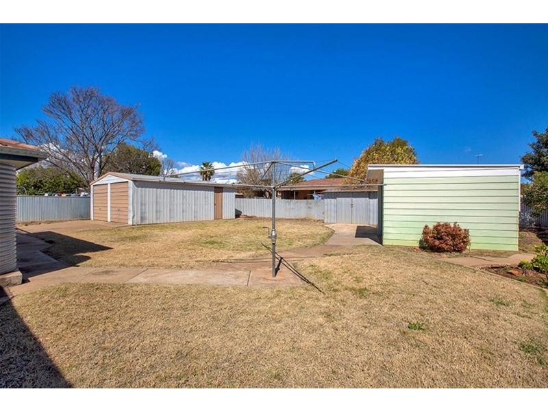 6 Jarmain Close, Gunnedah NSW 2380