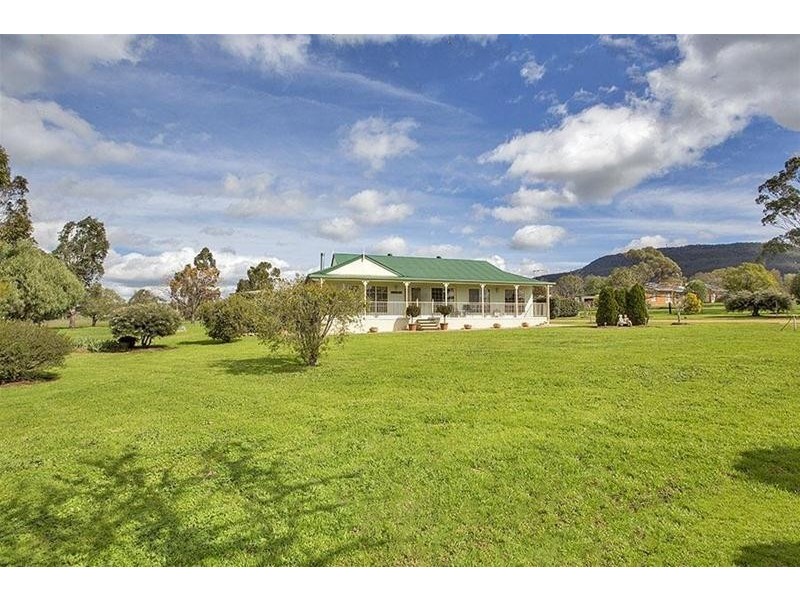19 Galway Av, Gunnedah NSW 2380