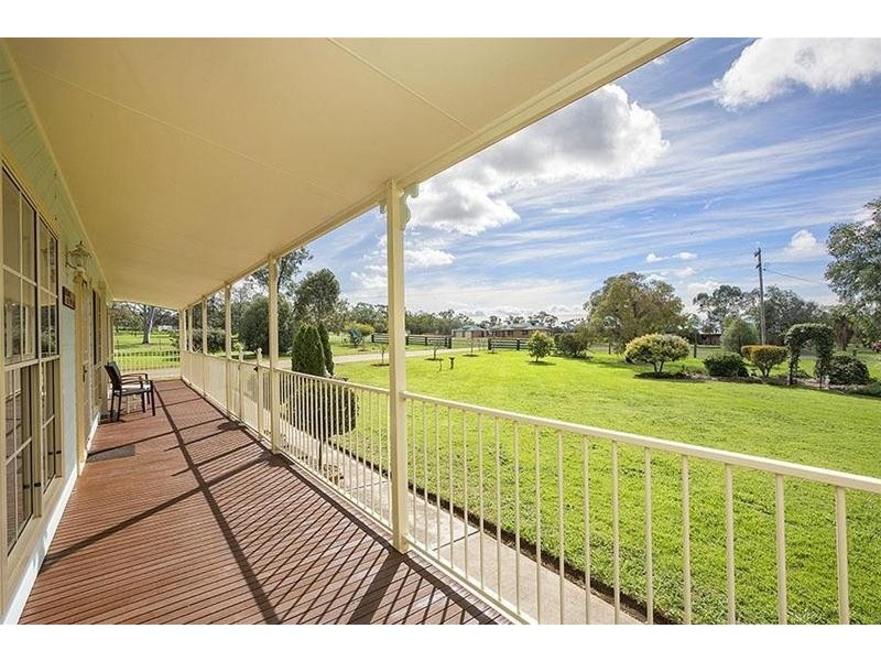 19 Galway Av, Gunnedah NSW 2380