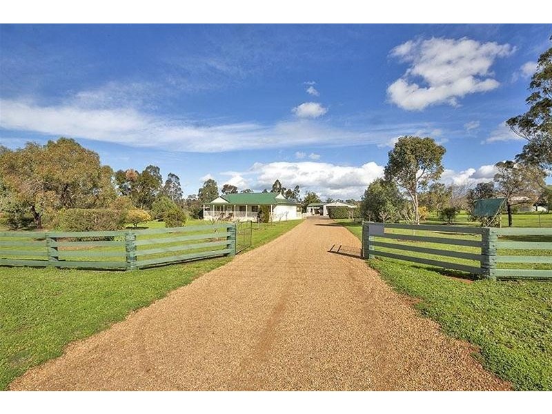 19 Galway Av, Gunnedah NSW 2380