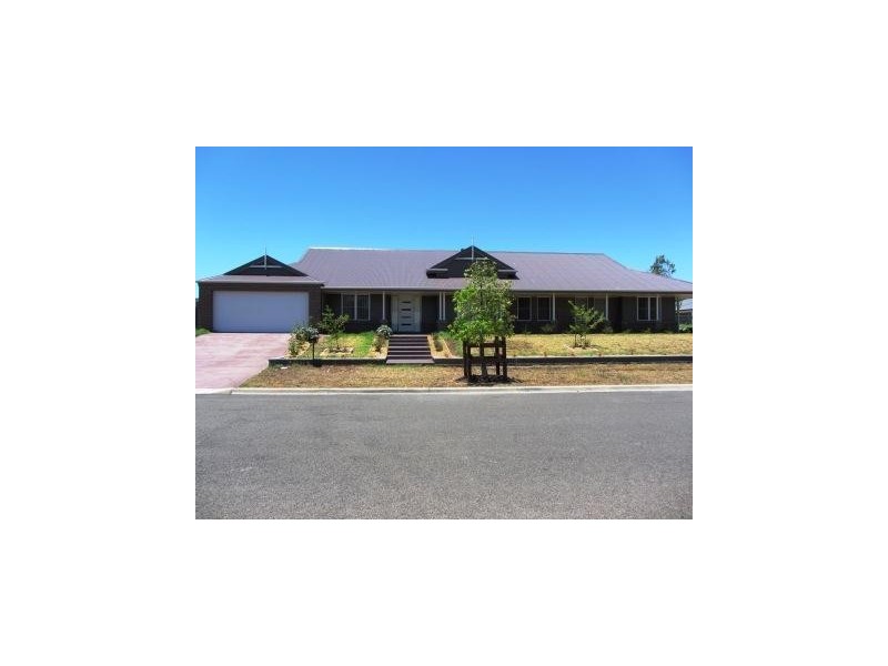 8 Tallowwood Drive, Gunnedah NSW 2380