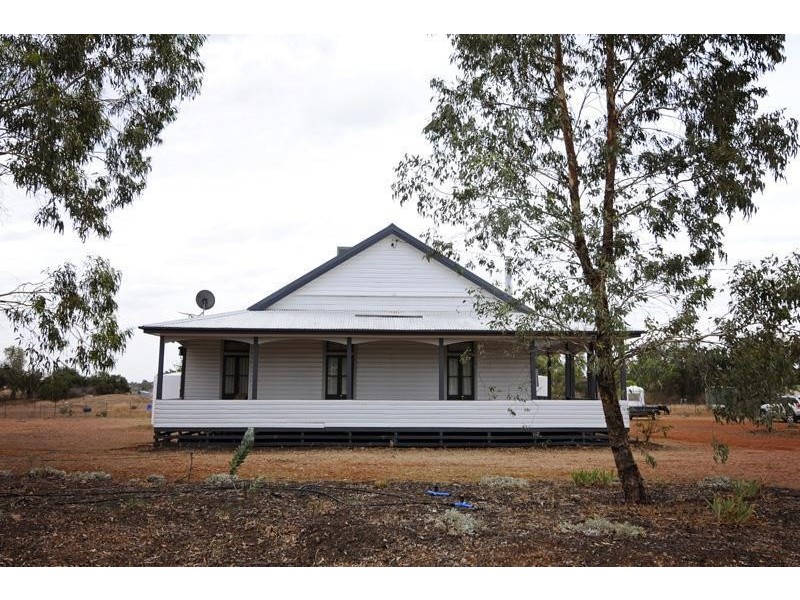 8 Galway Avenue, Gunnedah NSW 2380