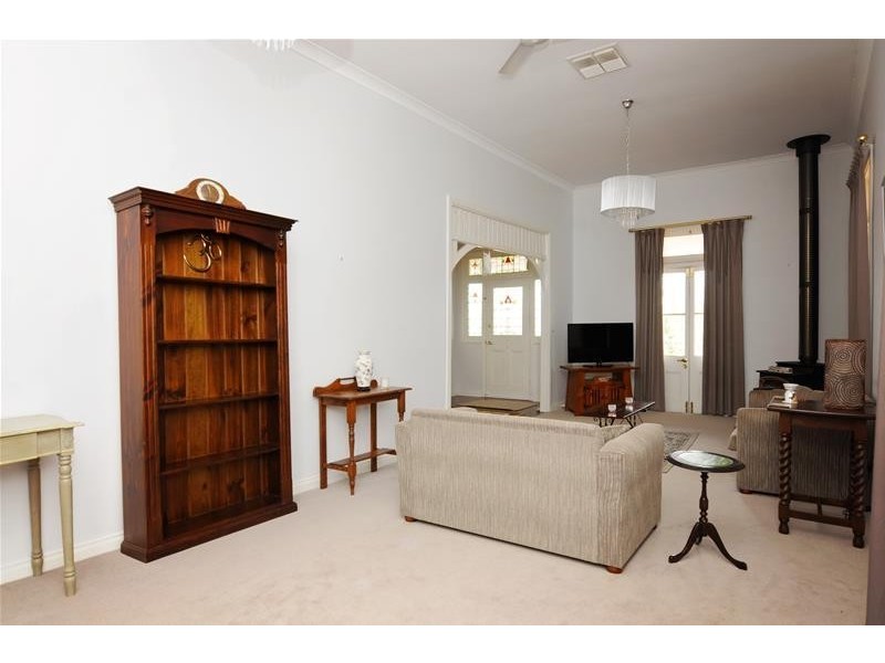 8 Galway Avenue, Gunnedah NSW 2380