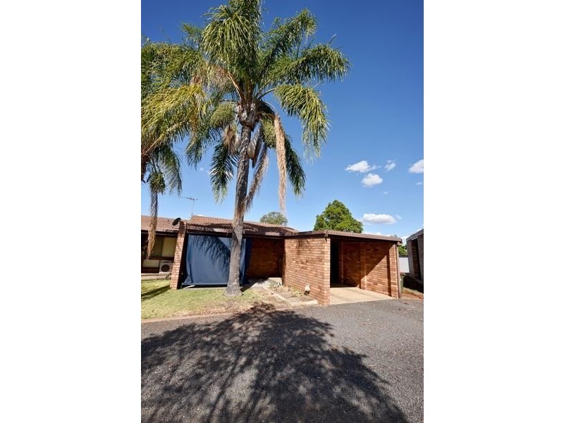 2/182 Bloomfield Street, Gunnedah NSW 2380