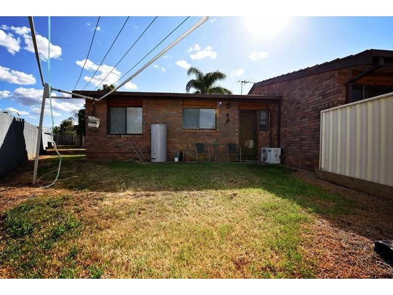 2/182 Bloomfield Street, Gunnedah NSW 2380